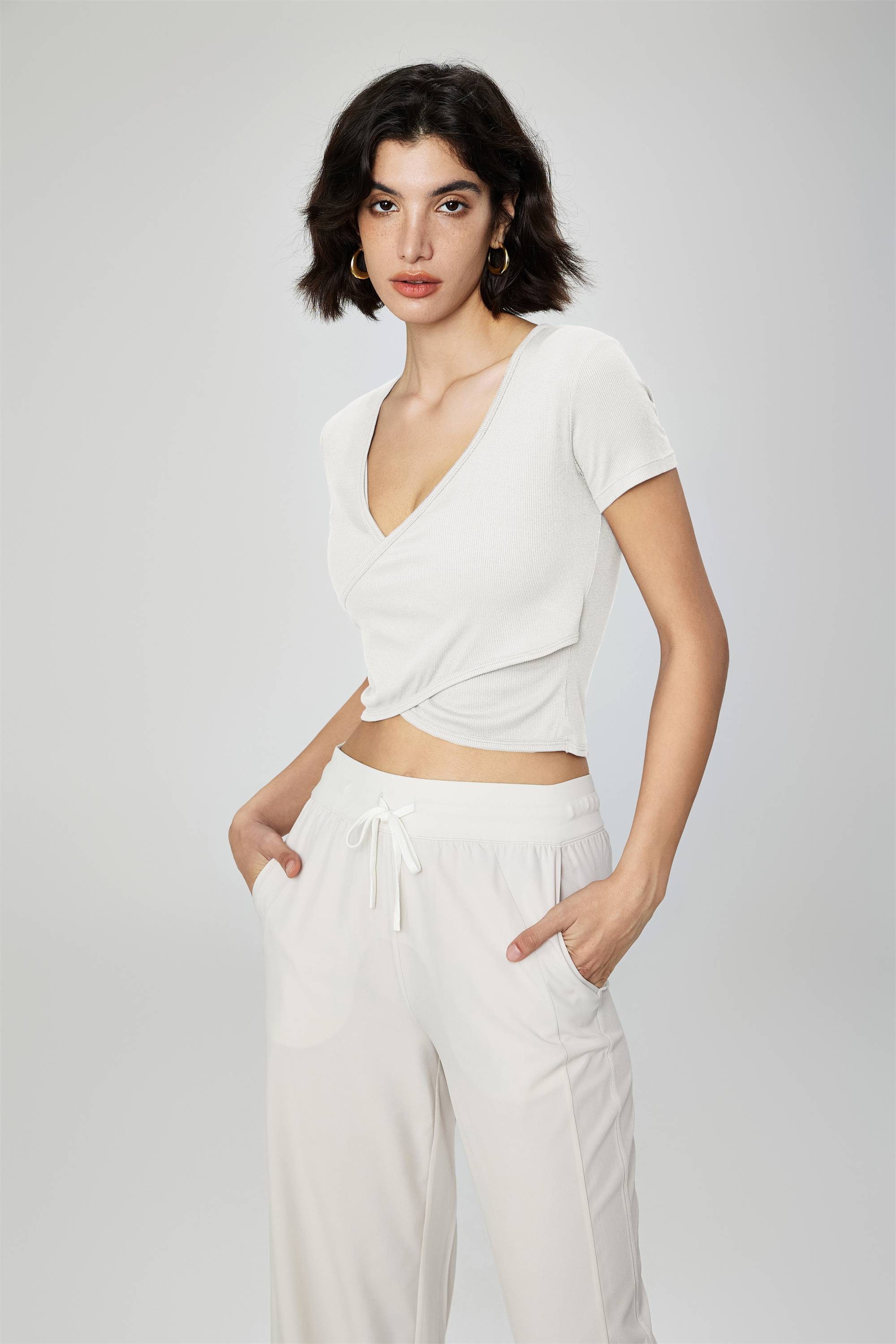 V-Neck Cropped Short Sleeve Sports Top