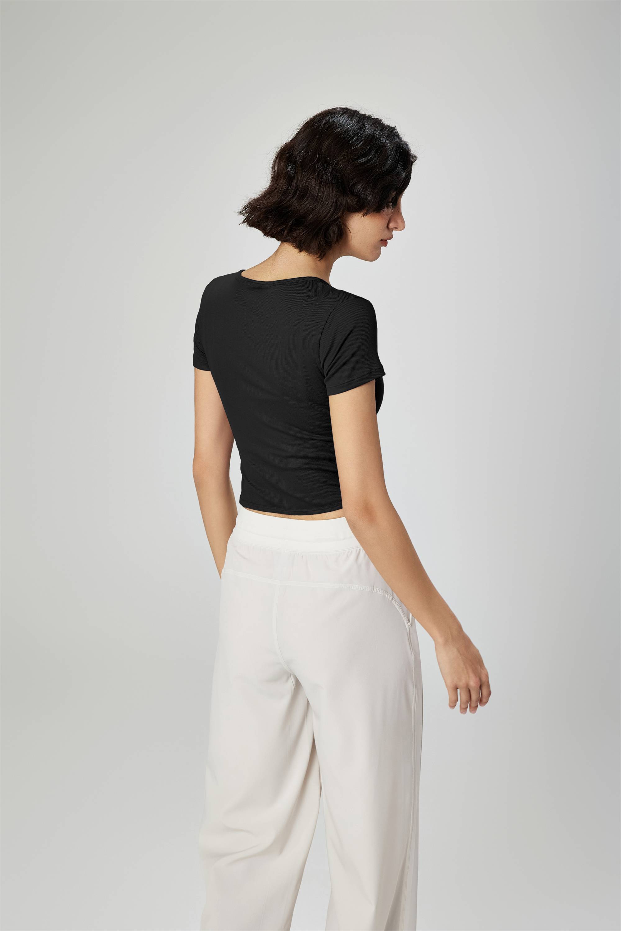 V-Neck Cropped Short Sleeve Sports Top