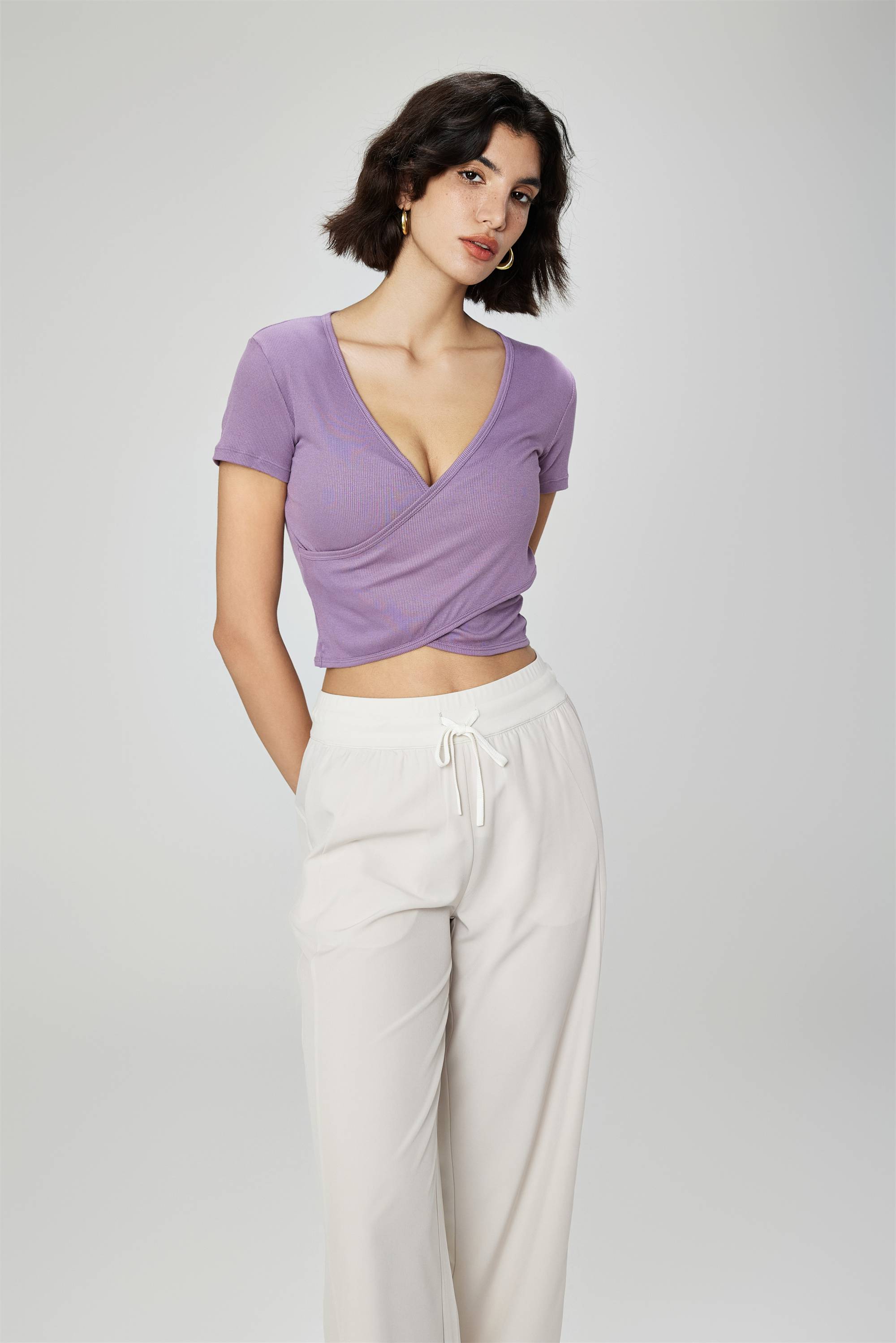 V-Neck Cropped Short Sleeve Sports Top