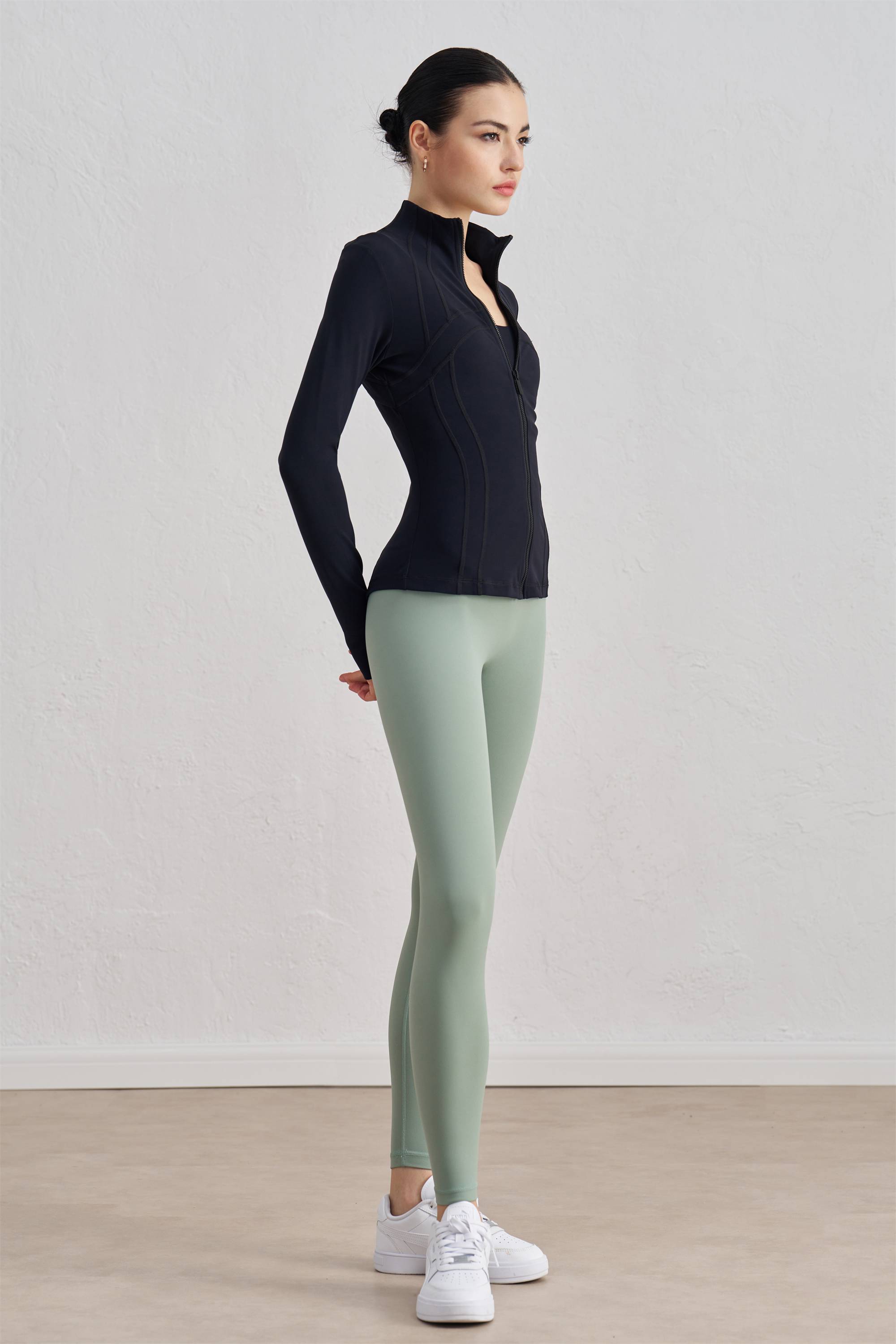 Thickened Stand-Collar Yoga Jacket for Fall & Winter