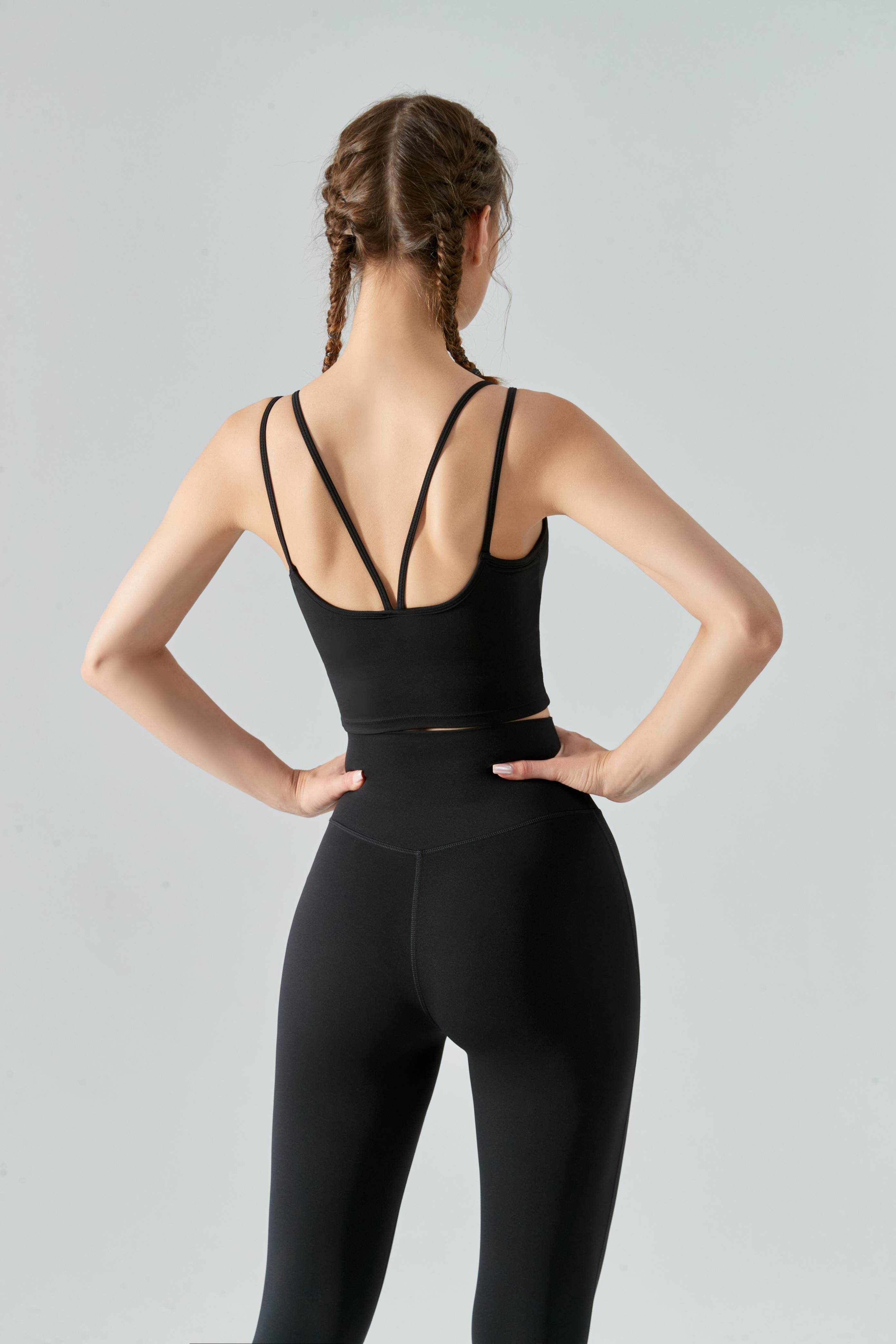 Seamless Sports Bra With Build-In Pads