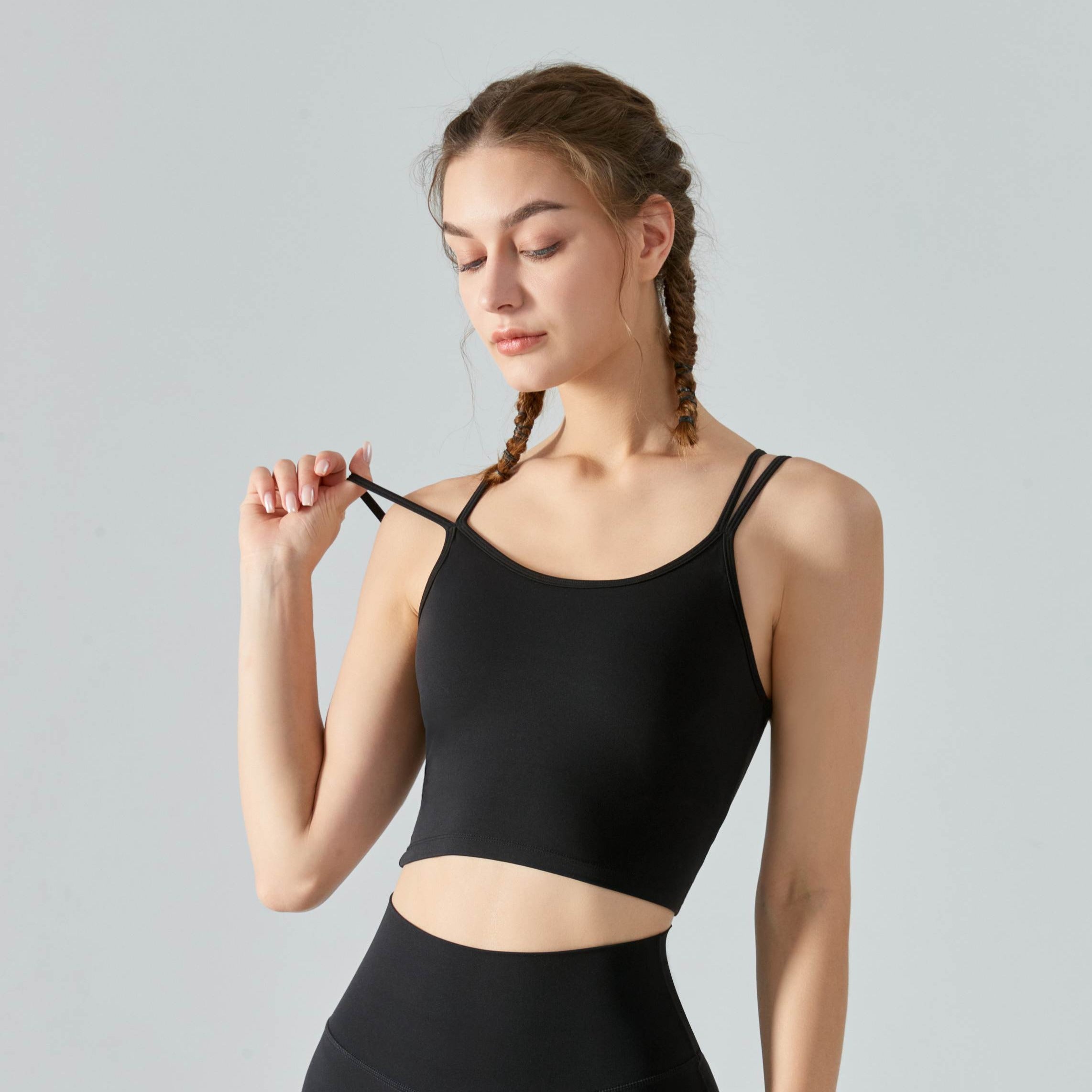 Seamless Sports Bra With Build-In Pads